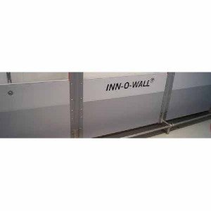 Liquid feeding pen wall